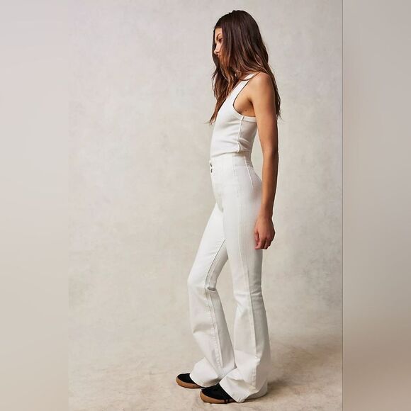 NWT Free People We The Free Jayde Flare Jeans in Sea Wash - Picture 9 of 14